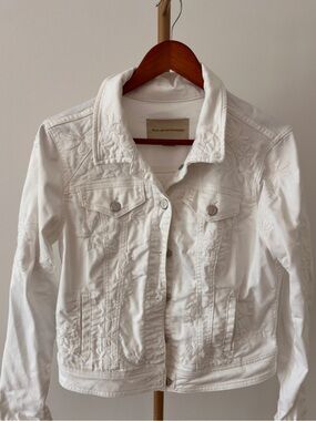 Pilcro and the Letterpress Anthropologie White Embroidered Cropped Denim Jacket